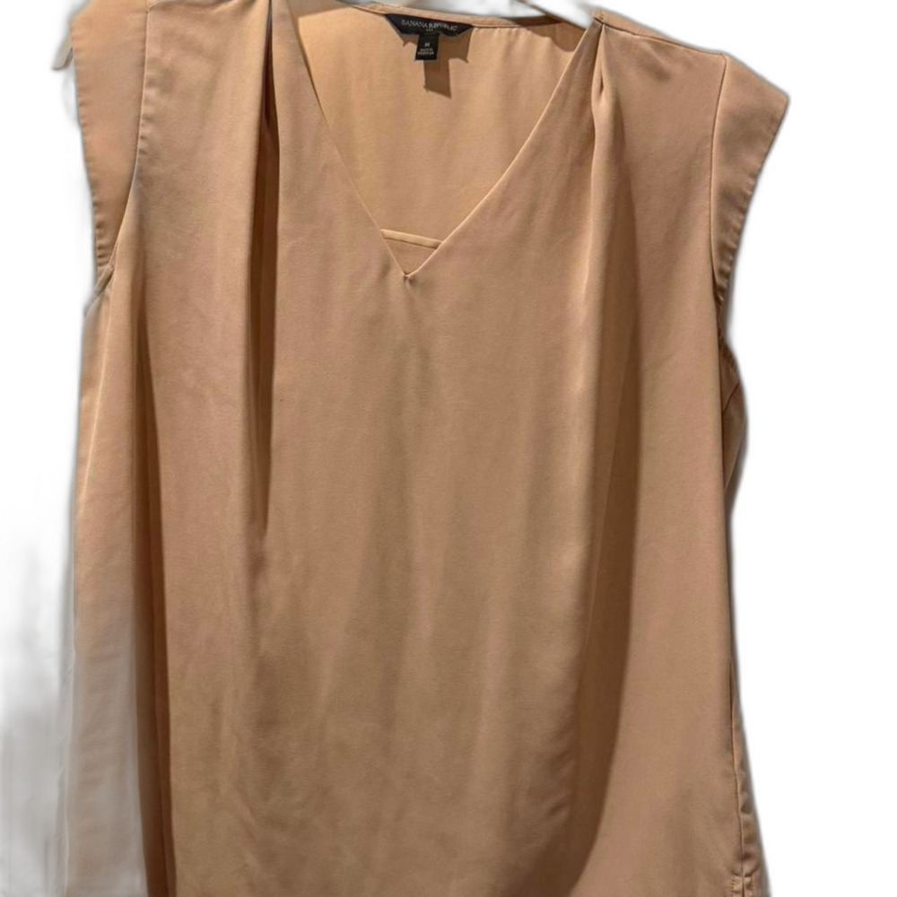 Banana Republic Dusty Rose V-Neck Cap Sleeve Blouse - Size Medium - EUC